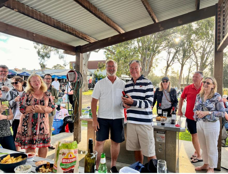 Winner of the Dingy Dragger Division - Freewheeler – Phil.